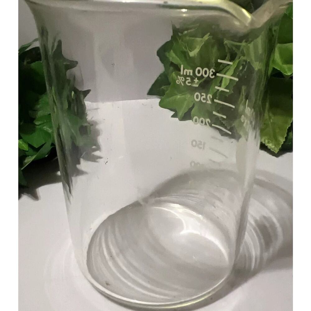 Vintage Pyrex beaker 400mL - Picture 2 of 2